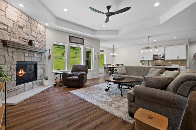 W237N6842 Ancient Oaks COURT, Sussex, WI 53089