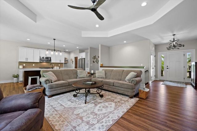 W237N6842 Ancient Oaks COURT, Sussex, WI 53089