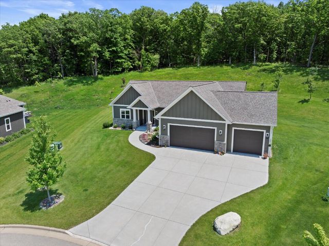 W237N6842 Ancient Oaks COURT, Sussex, WI 53089