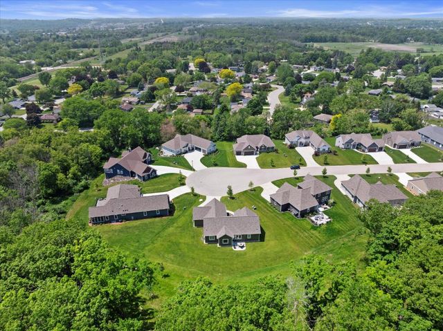 W237N6842 Ancient Oaks COURT, Sussex, WI 53089
