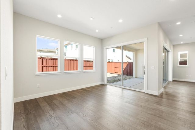 4016 Copperwood Way, Folsom, CA 95630