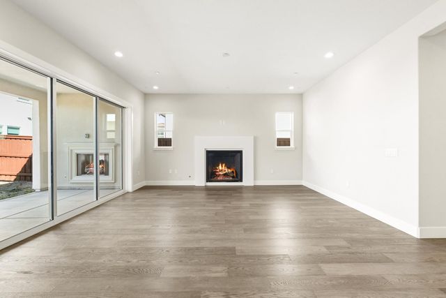 4016 Copperwood Way, Folsom, CA 95630