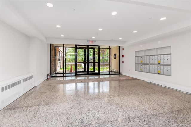 671 Bronx River Road 4C, Yonkers, NY 10704