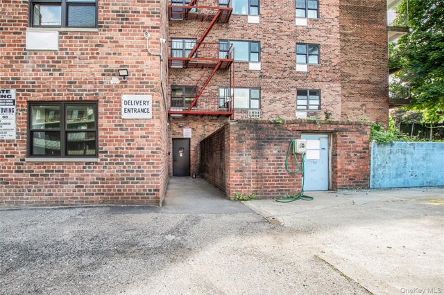 671 Bronx River Road 4C, Yonkers, NY 10704