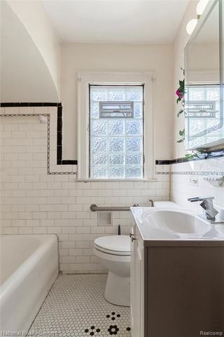 17300 Kentucky Street, Detroit, MI 48221