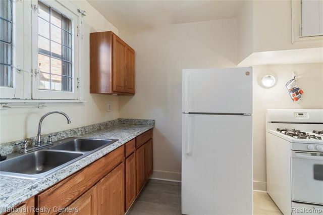 17300 Kentucky Street, Detroit, MI 48221