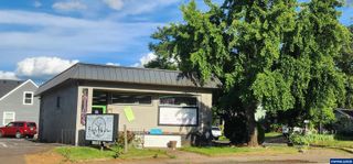 1590 SE Commercial St, Salem, OR 97302