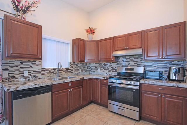 12925 Maui Way, Desert Hot Springs, CA 92240