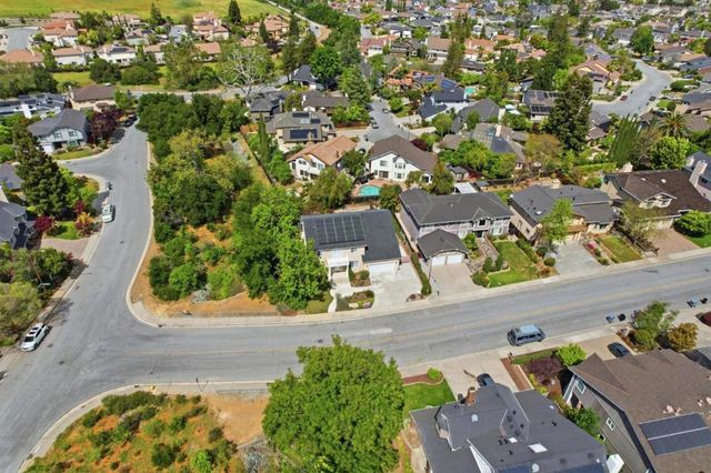 1129 Foxhurst Way, San Jose, CA 95120