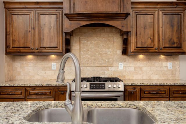 407 CEDAR MEADOW Circle, Amarillo, TX 79124