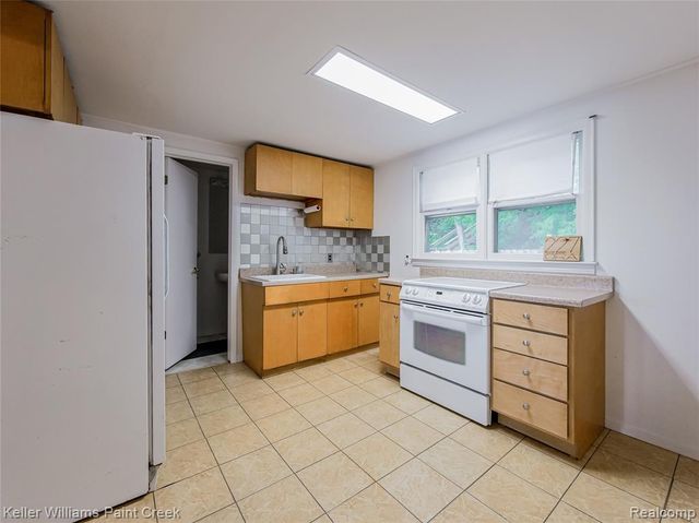 227 Ora Road, Oxford, MI 48371