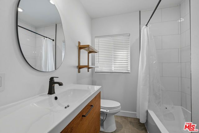 19153 Bessemer Street, Tarzana (los Angeles), CA 91335