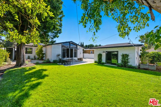 19153 Bessemer Street, Tarzana (los Angeles), CA 91335