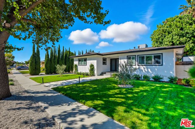 19153 Bessemer Street, Tarzana (los Angeles), CA 91335