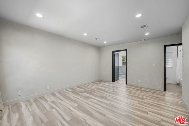 19153 Bessemer Street, Tarzana (los Angeles), CA 91335