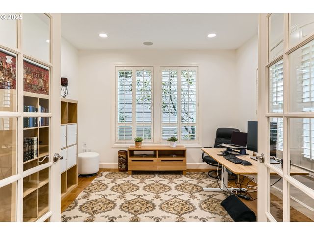 18350 Sw FLORENDO Ln, Beaverton, OR 97007