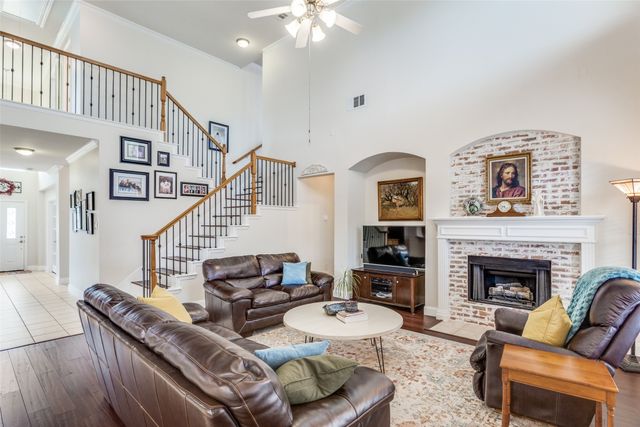 908 Sequoia Way, Saginaw, TX 76131