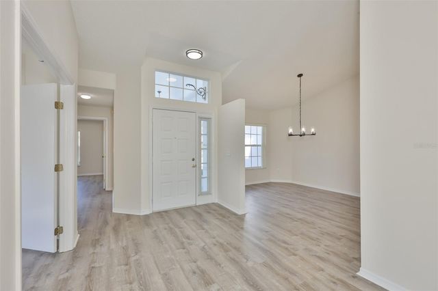 323 CALOOSA PALMS COURT, Sun City Center, FL 33573