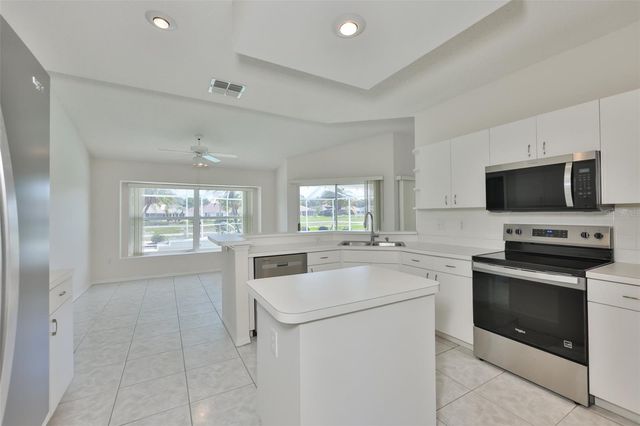 323 CALOOSA PALMS COURT, Sun City Center, FL 33573