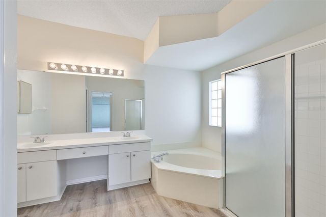 323 CALOOSA PALMS COURT, Sun City Center, FL 33573