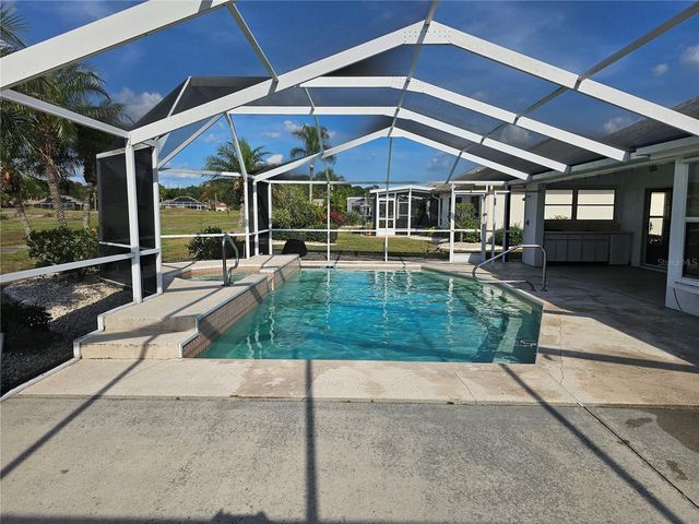 323 CALOOSA PALMS COURT, Sun City Center, FL 33573
