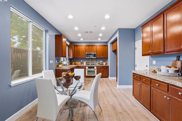 1174 Juan Jose Ln, Tracy, CA 95376