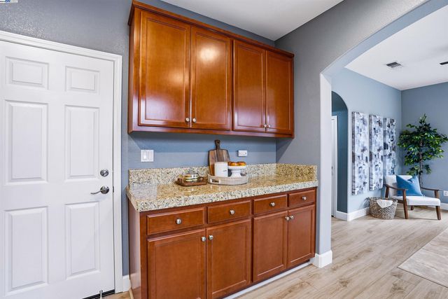 1174 Juan Jose Ln, Tracy, CA 95376