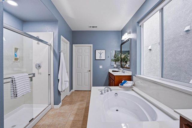 1174 Juan Jose Ln, Tracy, CA 95376