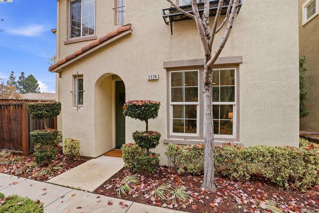 1174 Juan Jose Ln, Tracy, CA 95376