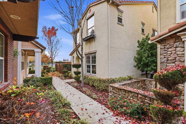 1174 Juan Jose Ln, Tracy, CA 95376