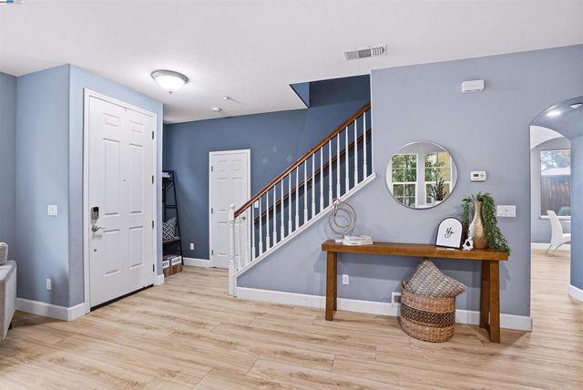 1174 Juan Jose Ln, Tracy, CA 95376