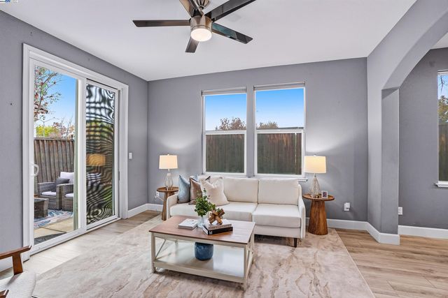 1174 Juan Jose Ln, Tracy, CA 95376