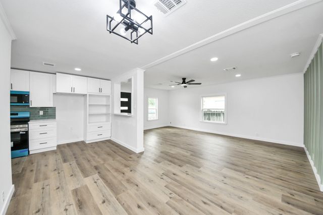 11707 Greenglen Drive, Houston, TX 77044