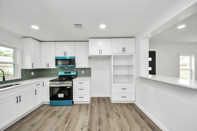 11707 Greenglen Drive, Houston, TX 77044