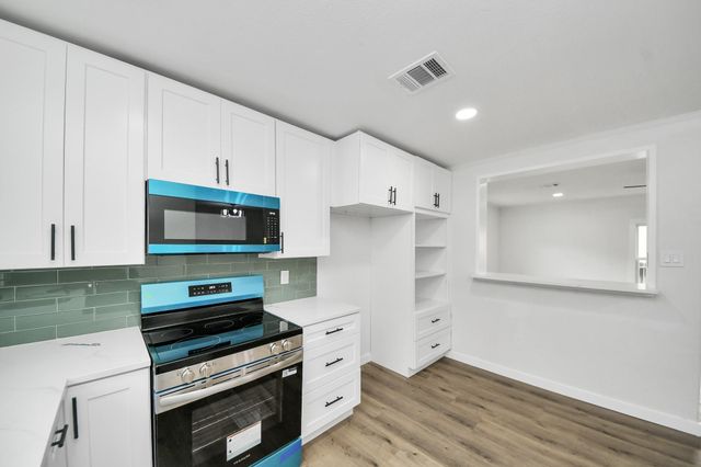 11707 Greenglen Drive, Houston, TX 77044