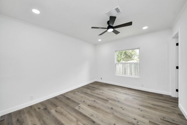 11707 Greenglen Drive, Houston, TX 77044