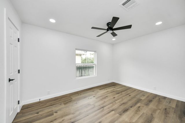 11707 Greenglen Drive, Houston, TX 77044