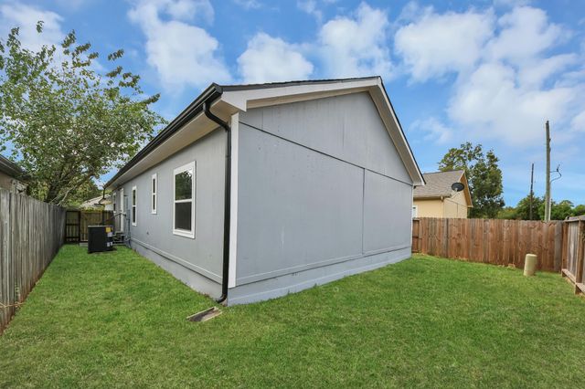 11707 Greenglen Drive, Houston, TX 77044