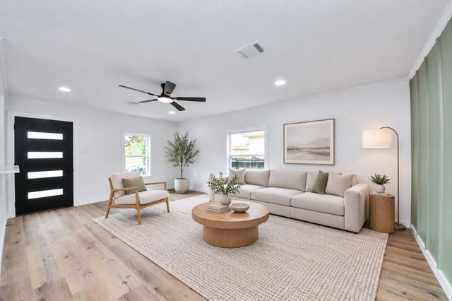 11707 Greenglen Drive, Houston, TX 77044