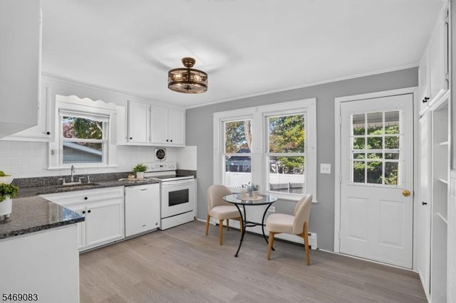 32 N Shore Rd, Denville Twp., NJ 07834