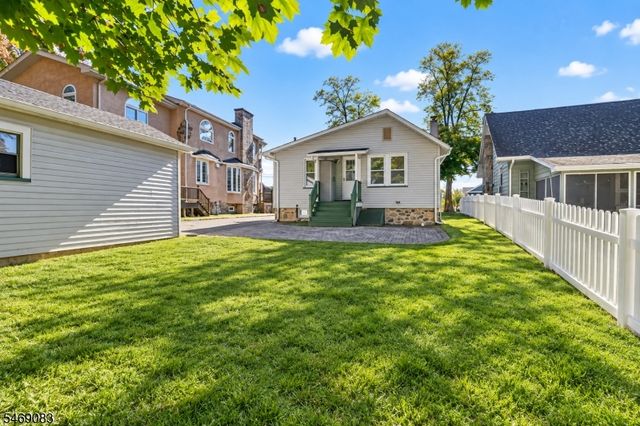 32 N Shore Rd, Denville Twp., NJ 07834