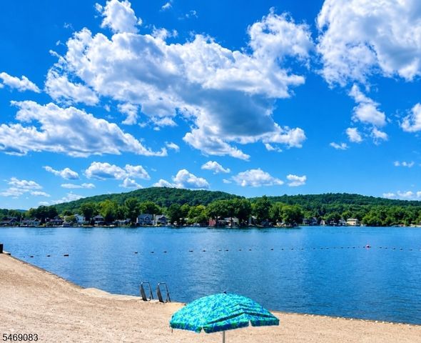 32 N Shore Rd, Denville Twp., NJ 07834