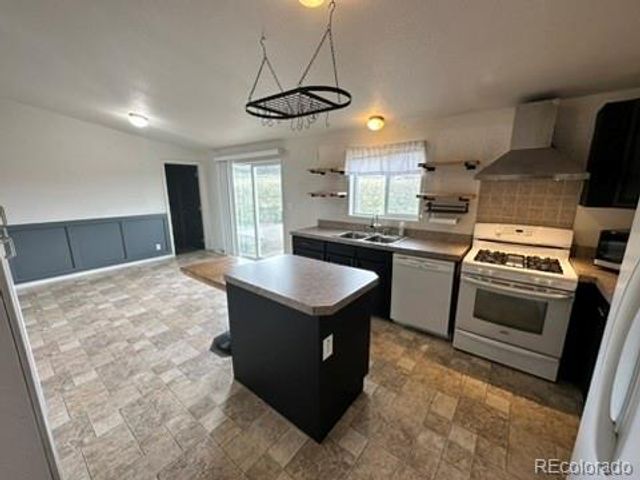 1326 Kaufman Road, Hartsel, CO 80449