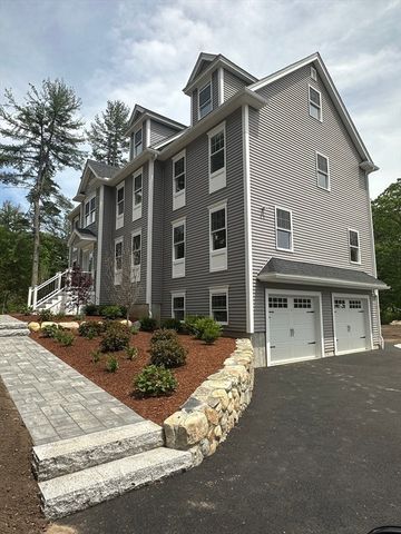 56 Dudley Rd, Billerica, MA 01821