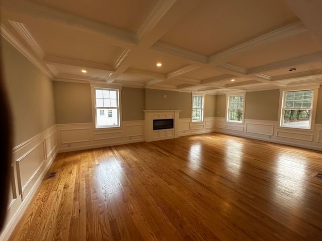 56 Dudley Rd, Billerica, MA 01821