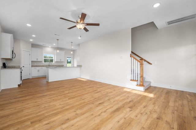 639 Vrabel Rd, Murfreesboro, TN 37130