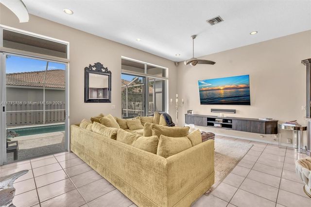 5216 Ventura Dr, Delray Beach, FL 33484