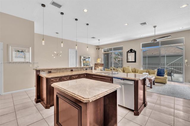 5216 Ventura Dr, Delray Beach, FL 33484