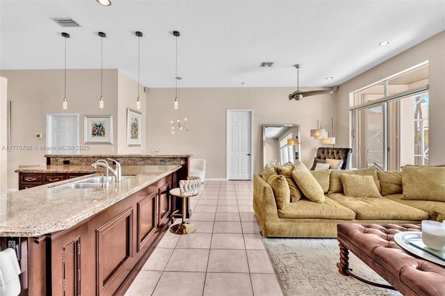 5216 Ventura Dr, Delray Beach, FL 33484