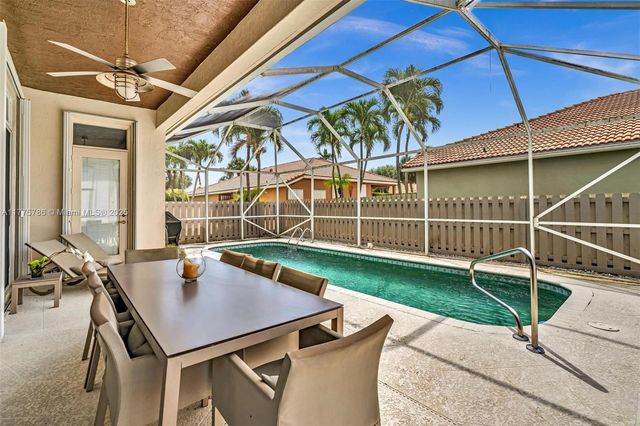 5216 Ventura Dr, Delray Beach, FL 33484